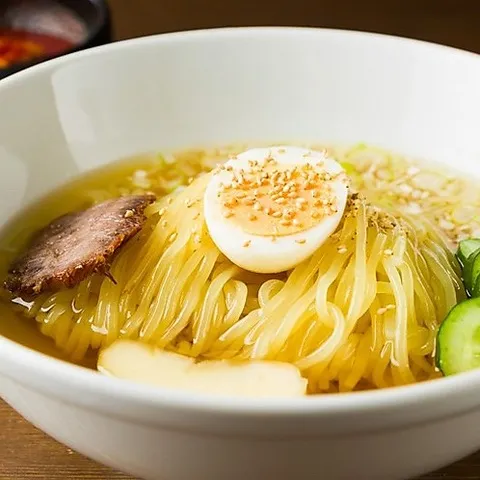 多くのゲストに親しまれてきた人気メニュー『秘伝!黄金の盛岡冷麺』